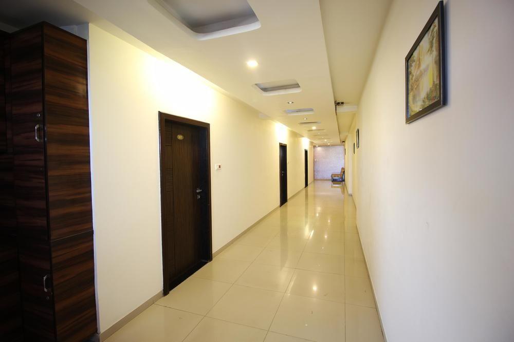 Hotel Oyo Premium Law Garden C G Road Ahmadabad Zewnętrze zdjęcie