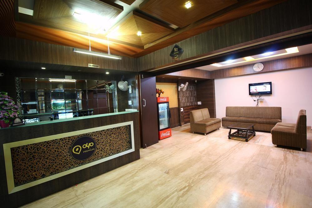 Hotel Oyo Premium Law Garden C G Road Ahmadabad Zewnętrze zdjęcie