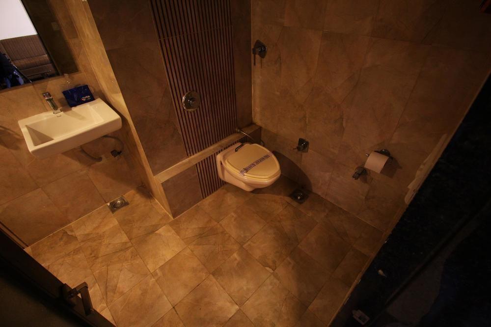 Hotel Oyo Premium Law Garden C G Road Ahmadabad Zewnętrze zdjęcie