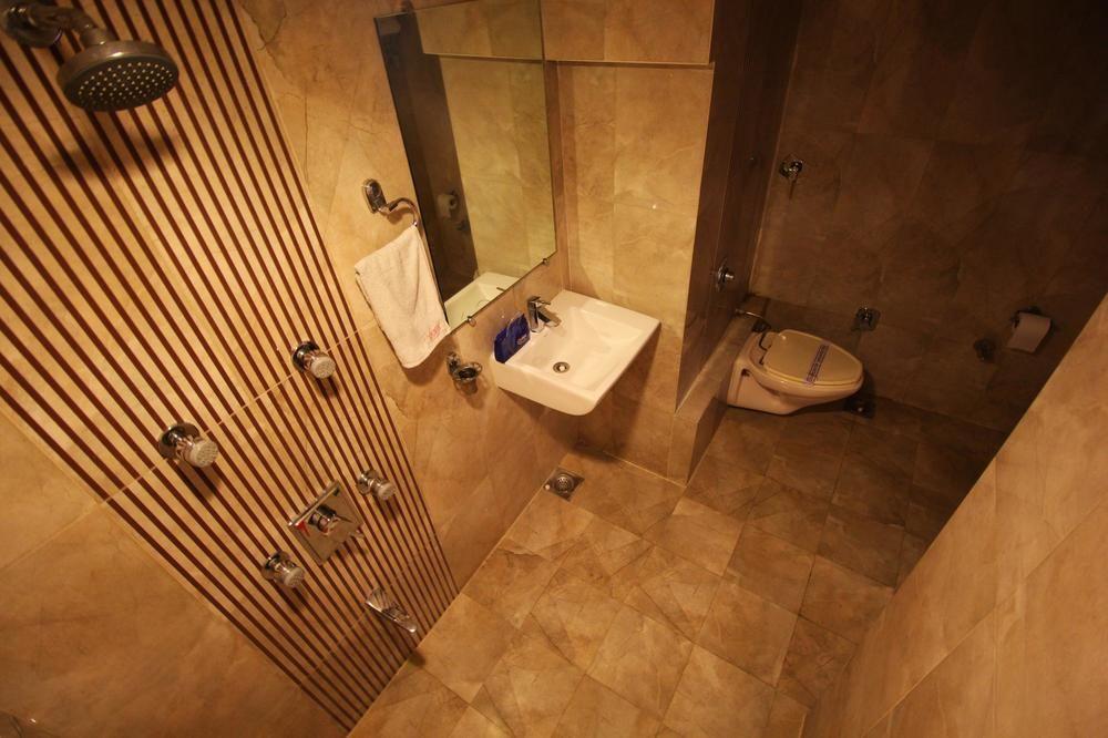 Hotel Oyo Premium Law Garden C G Road Ahmadabad Zewnętrze zdjęcie